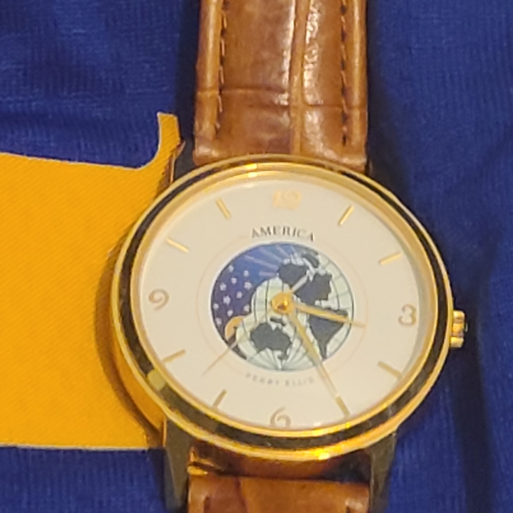 America Perry Ellis Watch - Picture 8 of 16